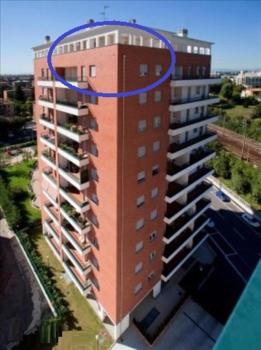 B&B - Camera doppia con bagno privato in stupendo attico con vista mozzafiato, Milan (photo 3)