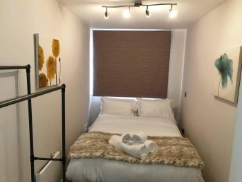 Birmingham Garnet 3-bedroom Apartment City Centre, Birmingham (photo 2)