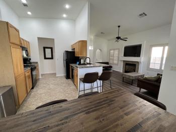 3 Bedroom 2 Bath Oasis in Cozy Neighborhood, Las Vegas (photo 5)