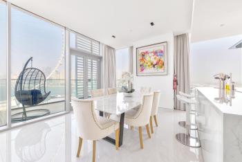 Spectacular 3 BR condo with maids room facing the Dubai Eye, Dubai (photo 4)