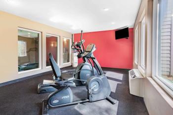Ramada by Wyndham Hendersonville, Hendersonville (photo 4)