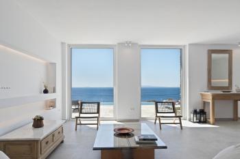 Villa Thalassa, Beachfront, Private Pool & Sunset Views by Explore Andros, Andros (foto 3)
