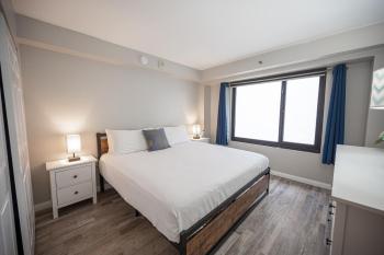 Stay Together Suites - Condominium In The Heart Of The Strip Sleeps 12 - NO RESORT FEE, Las Vegas (photo 5)