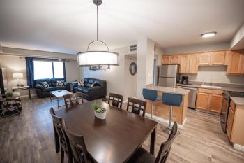 Stay Together Suites - Condominium In The Heart Of The Strip Sleeps 12 - NO RESORT FEE, Las Vegas (photo 2)