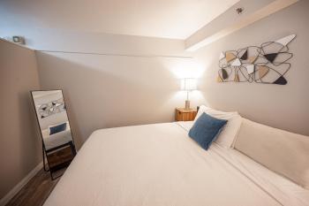 Stay Together Suites - Stylish Condominium On The Strip Sleeps 12 - NO RESORT FEE, Las Vegas (photo 4)