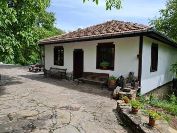Къщи за гости под орехите, Tryavna (foto 2)