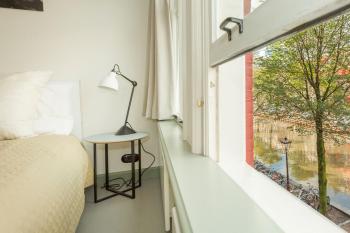 The Red Ox - Super Central Canal View Rooms, Amsterdam (photo 4)