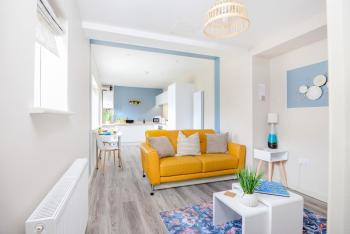 Apartment One - Private Car Park - King Bed - by Ocean City Retreats, Plymouth (fotografie 3)