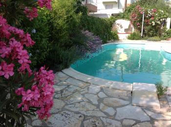 Apartment in villa, big garden, private pool, close to beach and Zadar town, Zadar (foto 4)