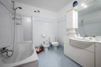 Apartment with bicycle storage in Dongo - Larihome A24, Dongo (zdjęcie 5)