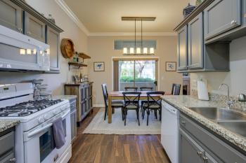 Las Vegas Condo Rental with Pool Access!, Las Vegas (photo 5)
