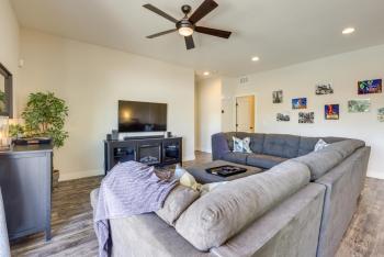 Updated Las Vegas House: Patio & Solar Heated Pool, Las Vegas (photo 5)