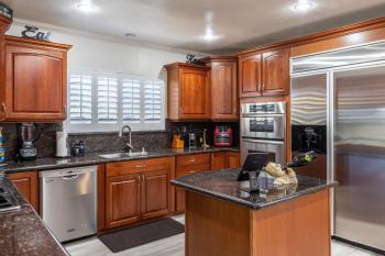Stunning, Quiet Pvt Luxe Home! King Bed, Jacuzzi, Fire Pit, BBQ! Beautiful!, Лос-Анджелес (фото 3)
