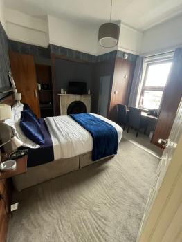 Upstairs Studio - Private kitchenette and Small en-suite, Dublin (photo 5)