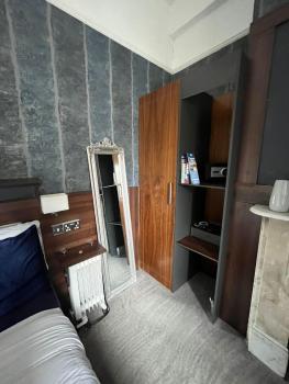 Upstairs Studio - Private kitchenette and Small en-suite, Dublin (photo 4)