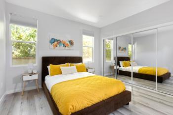 Adorable 3 bedroom with Jacuzzi & more, Los Angeles (foto 3)