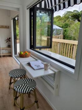 Tiny house with greenhouse dining, Lower Hutt (foto 5)