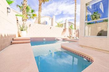 Gorgeous home away from home 3 bed 3 bath W/ pool, Las Vegas (foto 2)