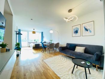 KYANIT APARTMENT: FREE PARKING + POOL + NETFLIX, Wuppertal (Foto 2)