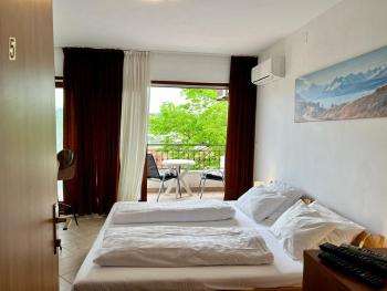 Rooms & Apartment Hegic with parking, Zadar (photo 5)