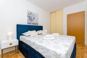 Two bedroom apartment Smile with spacious terrace and secure private garage, Split (photo 4)