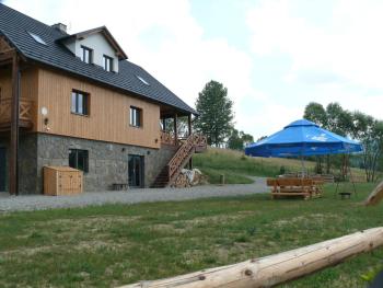 Dom z Zielonego Wzgórza, Chmiel (foto 3)