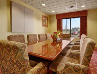 Wingate by Wyndham West Monroe, Уэст-Монро (фото 2)
