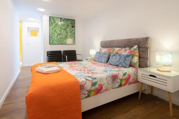 Charming Central Flat Vibrant Decor Metro AC in Porto, Porto (fotografie 2)