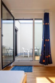 Beautiful room with balcony direction to Messe, Hannover (fotografie 3)