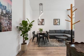 The Remise Mitte Loft, 2 BR, 2 bathrooms, living room, group & family friendly, 4- 7 Guests, Берлин (фото 3)