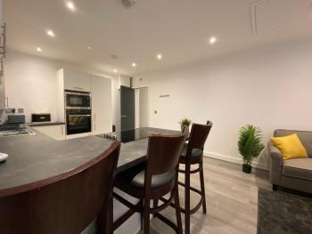 Modern 3 bedroom apartment close to the city centre, Liverpool (photo 5)