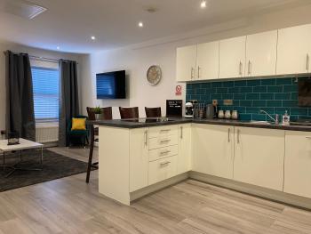 Modern 3 bedroom apartment close to the city centre, Liverpool (photo 3)