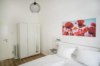 Spacious Apartment in Berlin Mitte for 6, Berlin (Foto 3)