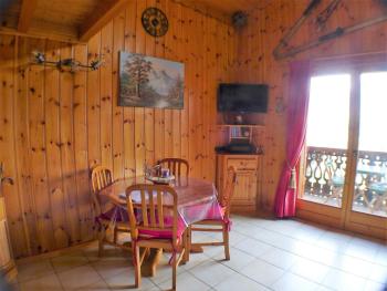 Duplex confortable, proche base de loisirs & remontées, animaux acceptés, parking - FR-1-629-125, Morillon (photo 3)