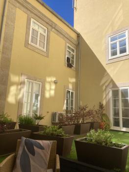 Bright studio with terrace, Porto (foto 3)