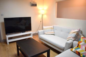 Double Bed Room in Flat near Birmingham City Centre, Birmingham (photo 4)