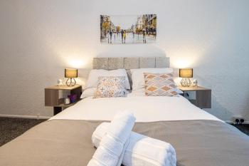 Flat In Greater Manchester, Manchester (photo 2)