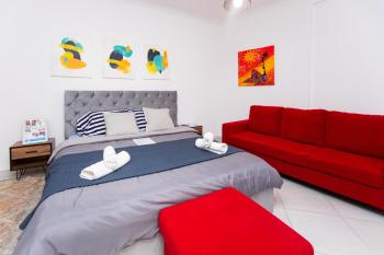 Modern central studio, Tirana (photo 3)