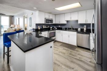 Nautilus 1601 - Gulf Front 2 Bedroom - 6th Floor - Huge Wraparound Balcony, Fort Walton Beach (photo 5)