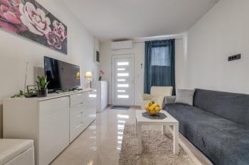 Apartment ANĐELA 2BDRS & Free WiFi, Сплит (фото 2)