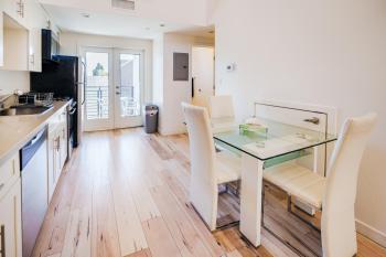 Chic 1-Bed Hollywood Loft Iconic Sign Views & Private Parking, Los Angeles (fotografie 5)