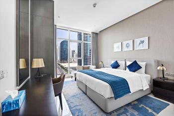 A Living Modern 1BR Apartment with Balcony & Canal View at Prive-517 Business Bay, Dubai (photo 3)
