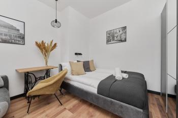 Norwida Apartment with Balcony Downtown Wrocław by Noclegi Renters, Breslau (Foto 3)