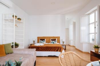 Hostly Rivero 2A Center loft-Fibre-communal terrace-Parking Optional-CLess, Sevilla (Foto 3)