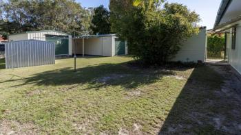 Lowset, pet friendly cottage - Sunset Ave, Bongaree, Bellara (photo 5)