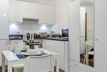 Stylish Urban Retreat in the Heart of Liverpool, Liverpool (photo 4)
