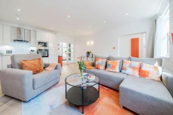 House 10 mins to Tower Bridge Hot Tub & Parking, Londyn (zdjęcie 2)