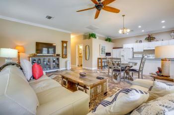 Idyllic Las Vegas Oasis with Outdoor Pool!, Las Vegas (foto 2)