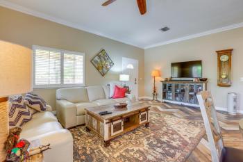 Idyllic Las Vegas Oasis with Outdoor Pool!, Las Vegas (foto 5)