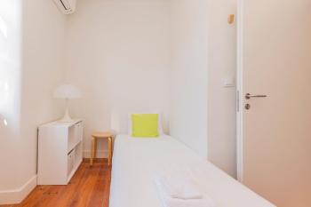 Amazing 4BDR Flat in Areeiro by LovelyStay, Lisbon (photo 4)